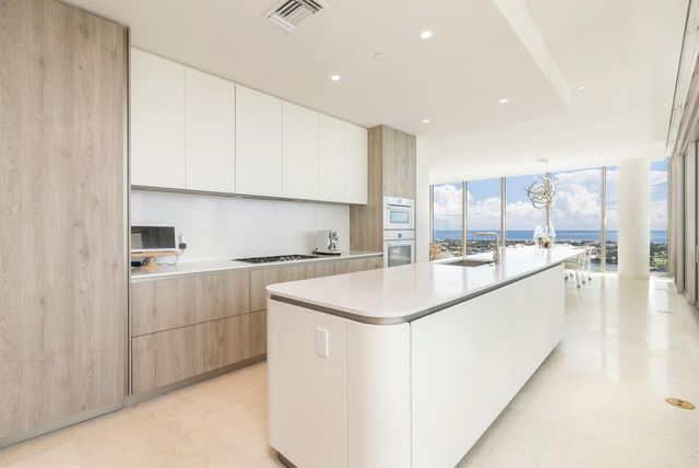 200 Arkona Court 2304, West Palm Beach, FL 33401