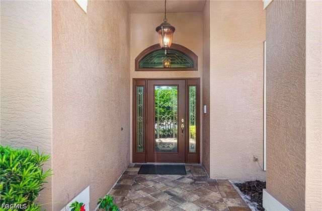 8026 Tiger Palm WAY, Fort Myers, FL 33966