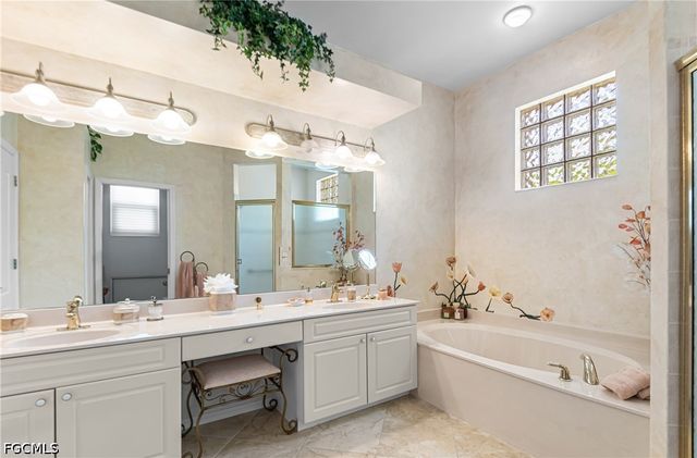8026 Tiger Palm WAY, Fort Myers, FL 33966