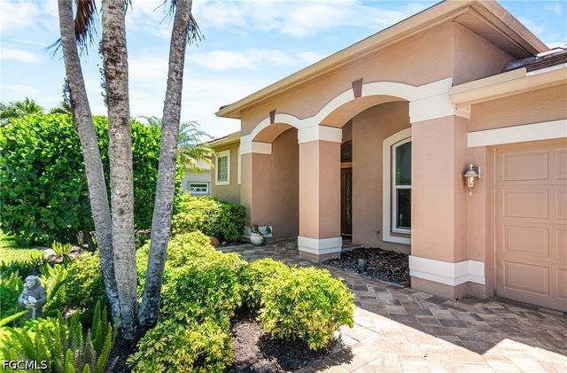 8026 Tiger Palm WAY, Fort Myers, FL 33966