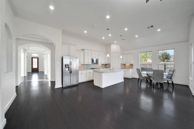 11030 Sarah Bluff Lane, Cypress, TX 77433