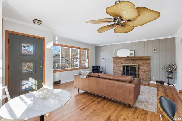 71 CRESTWOOD Terrace, Davenport, IA 52803