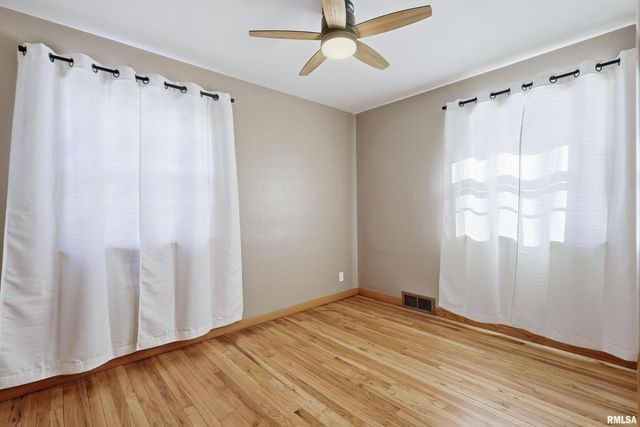 71 CRESTWOOD Terrace, Davenport, IA 52803