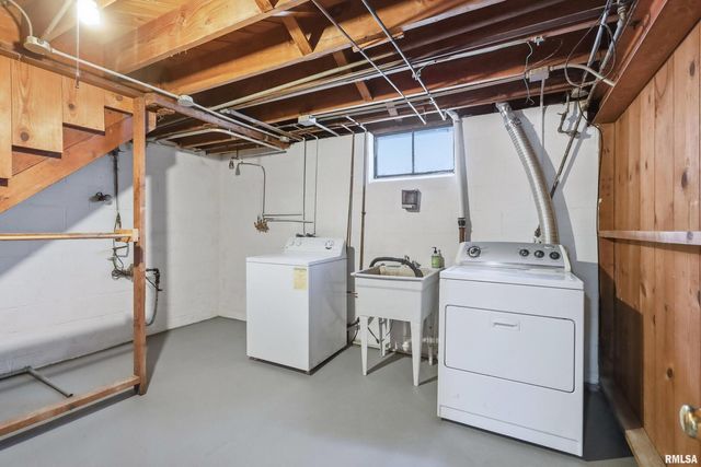 71 CRESTWOOD Terrace, Davenport, IA 52803