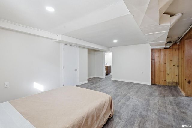 71 CRESTWOOD Terrace, Davenport, IA 52803