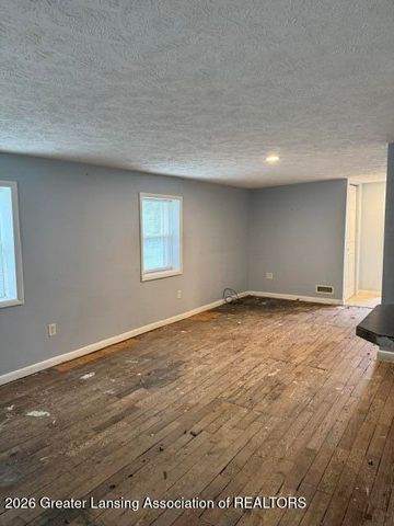 629 S Clemens Avenue, Lansing, MI 48912