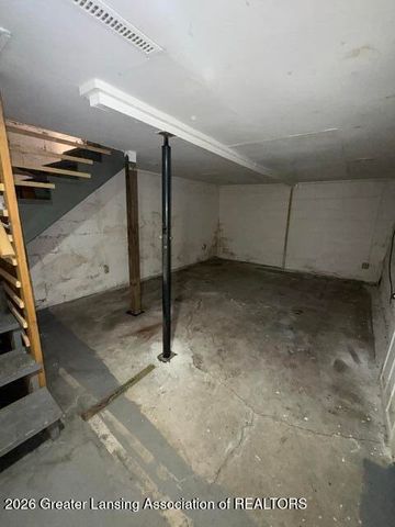 629 S Clemens Avenue, Lansing, MI 48912
