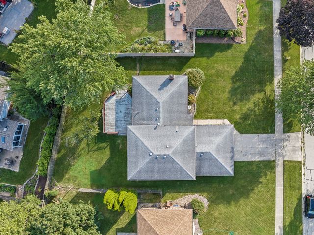 14405 Creekwood Drive, Orland Park, IL 60467