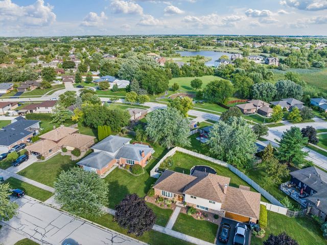 14405 Creekwood Drive, Orland Park, IL 60467