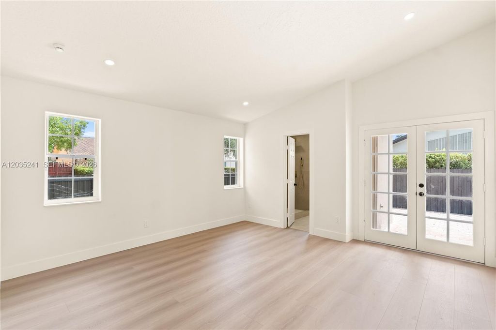 Image 18 of property listing at 15153 NW 89th Pl, Miami Lakes, FL 33018