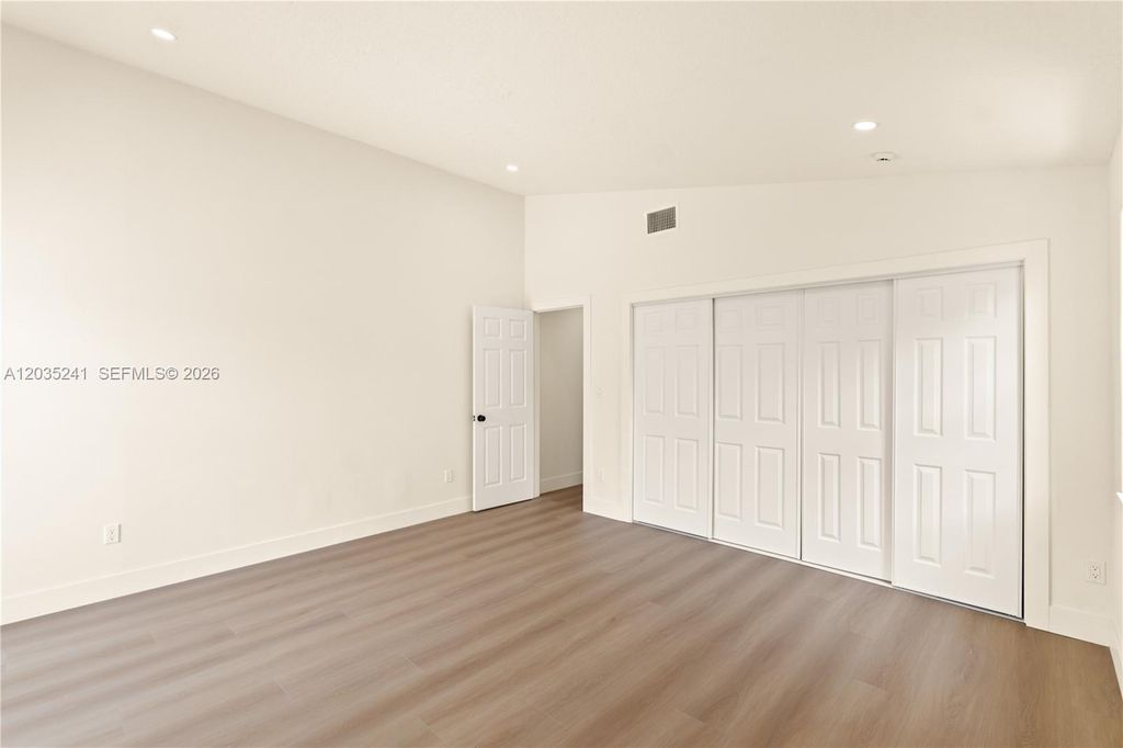 Image 20 of property listing at 15153 NW 89th Pl, Miami Lakes, FL 33018
