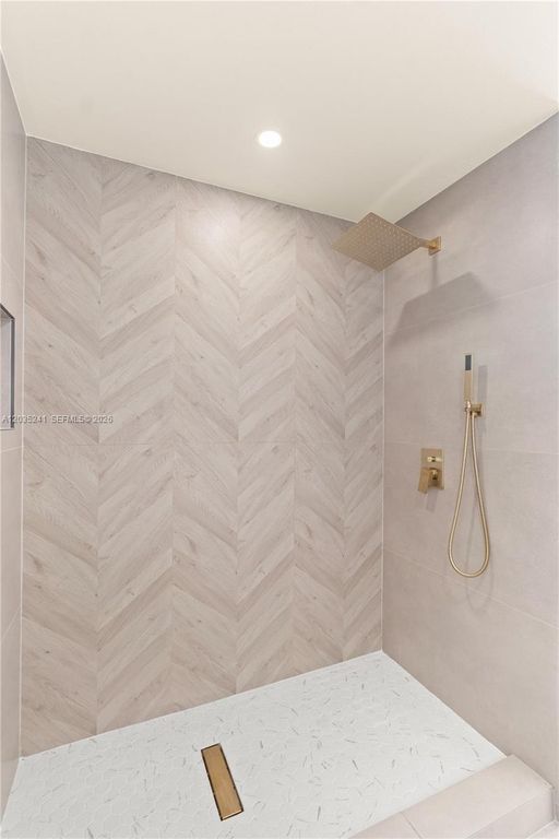 Image 25 of property listing at 15153 NW 89th Pl, Miami Lakes, FL 33018
