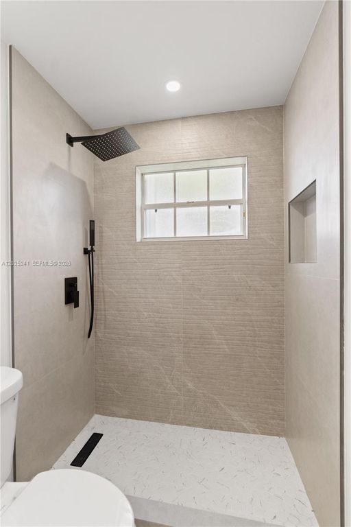 Image 29 of property listing at 15153 NW 89th Pl, Miami Lakes, FL 33018