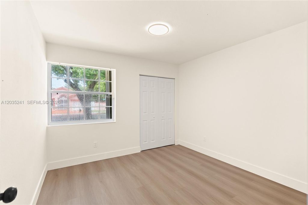 Image 31 of property listing at 15153 NW 89th Pl, Miami Lakes, FL 33018