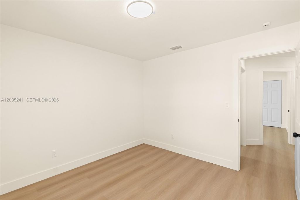 Image 32 of property listing at 15153 NW 89th Pl, Miami Lakes, FL 33018
