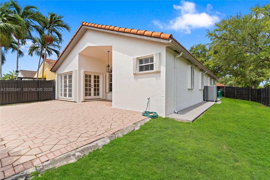 Image 36 of property listing at 15153 NW 89th Pl, Miami Lakes, FL 33018
