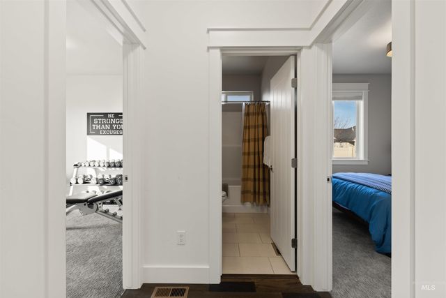 4551 S Lava Springs Loop, Nampa, ID 83686