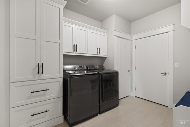 4551 S Lava Springs Loop, Nampa, ID 83686