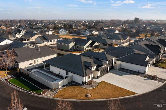 4551 S Lava Springs Loop, Nampa, ID 83686