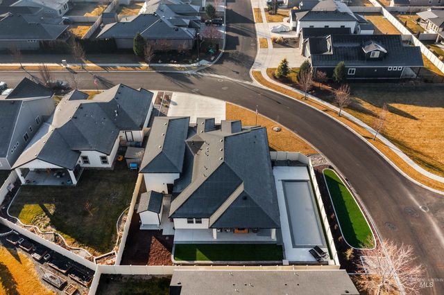 4551 S Lava Springs Loop, Nampa, ID 83686