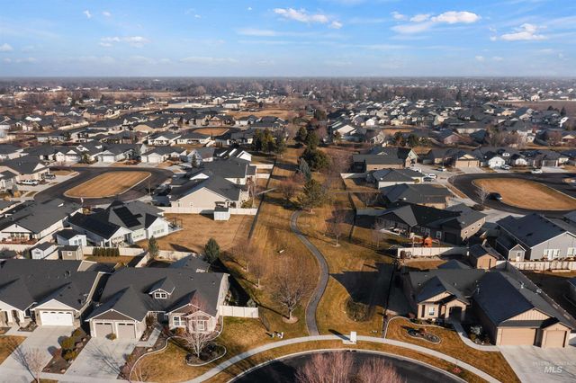 4551 S Lava Springs Loop, Nampa, ID 83686