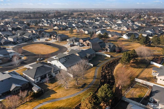 4551 S Lava Springs Loop, Nampa, ID 83686