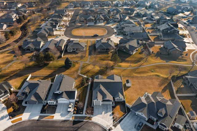 4551 S Lava Springs Loop, Nampa, ID 83686