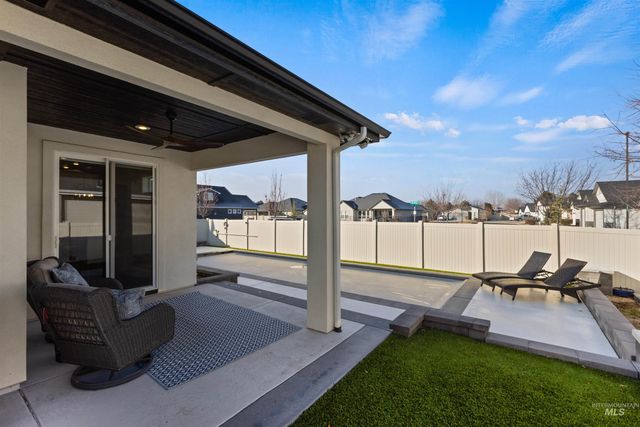 4551 S Lava Springs Loop, Nampa, ID 83686