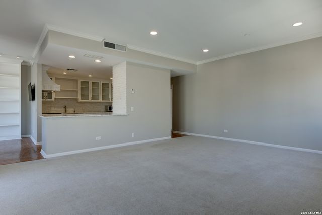 4001 N New Braunfels APT 204A, San Antonio, TX 78209