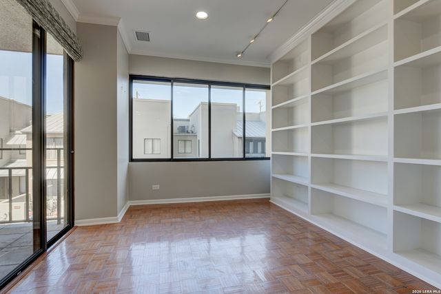 4001 N New Braunfels APT 204A, San Antonio, TX 78209