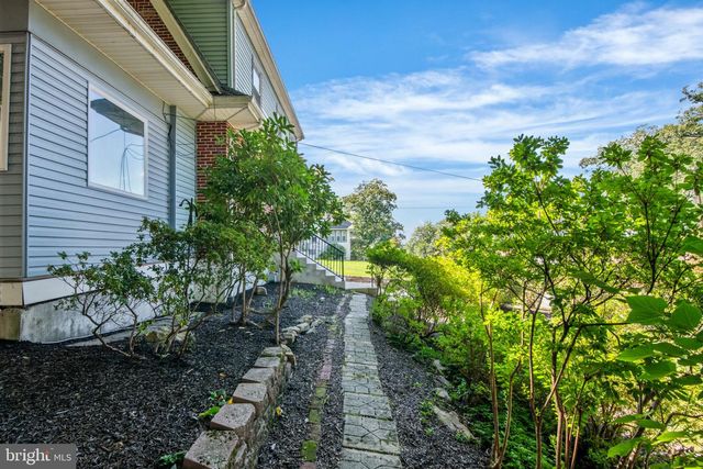 2132 HIGHLAND AVE, Reading, PA 19606