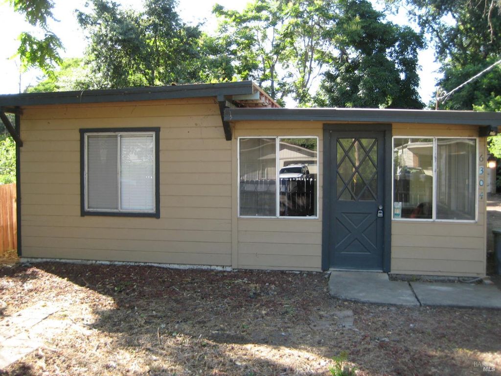 6304 6th Ave, Lucerne, CA 95458