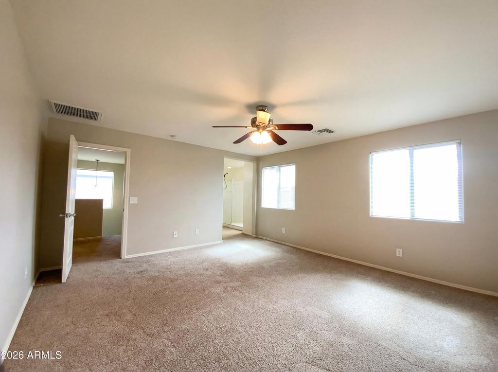 Image 9 of property listing at 21218 E PECAN Lane, Queen Creek, AZ 85142