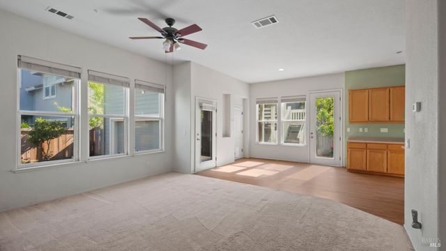 1923 Lansdowne Way, Petaluma, CA 94954