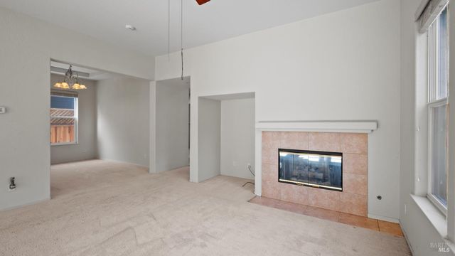 1923 Lansdowne Way, Petaluma, CA 94954