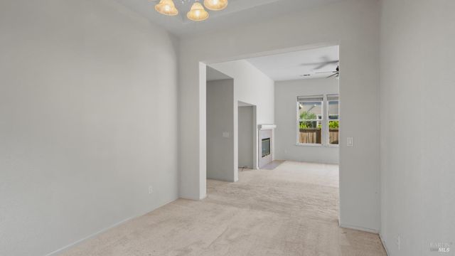 1923 Lansdowne Way, Petaluma, CA 94954