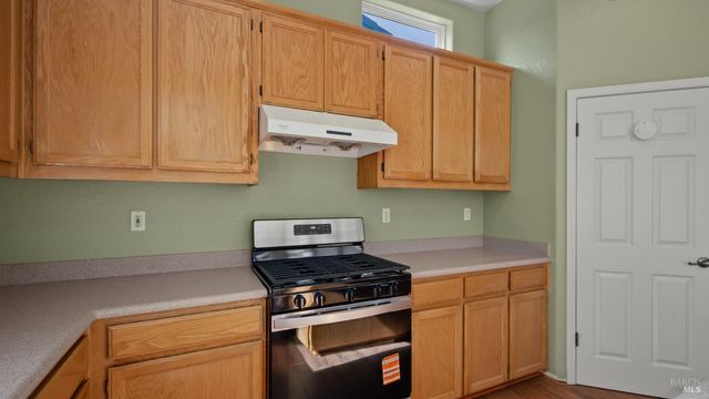 1923 Lansdowne Way, Petaluma, CA 94954