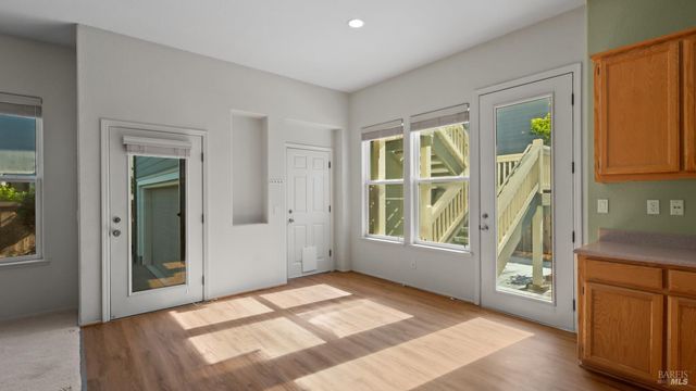 1923 Lansdowne Way, Petaluma, CA 94954