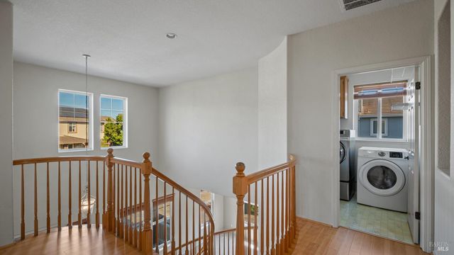 1923 Lansdowne Way, Petaluma, CA 94954