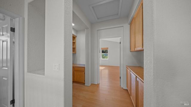 1923 Lansdowne Way, Petaluma, CA 94954