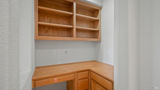 1923 Lansdowne Way, Petaluma, CA 94954