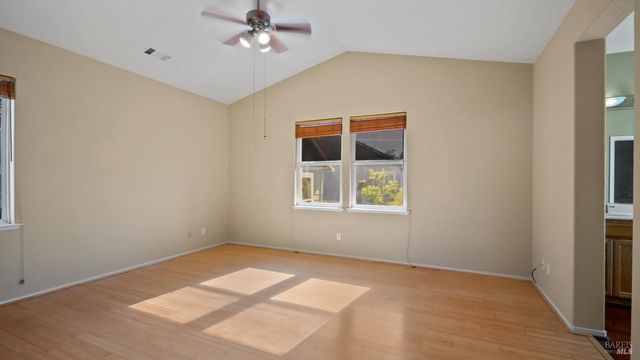 1923 Lansdowne Way, Petaluma, CA 94954