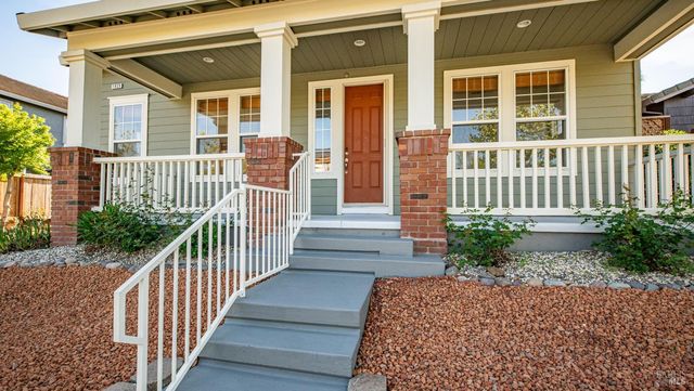 1923 Lansdowne Way, Petaluma, CA 94954