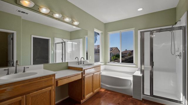 1923 Lansdowne Way, Petaluma, CA 94954