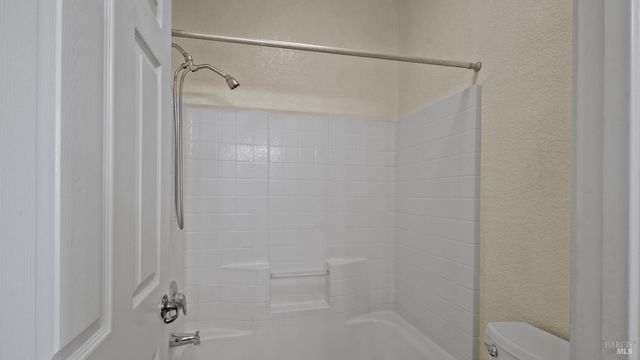 1923 Lansdowne Way, Petaluma, CA 94954