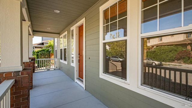 1923 Lansdowne Way, Petaluma, CA 94954