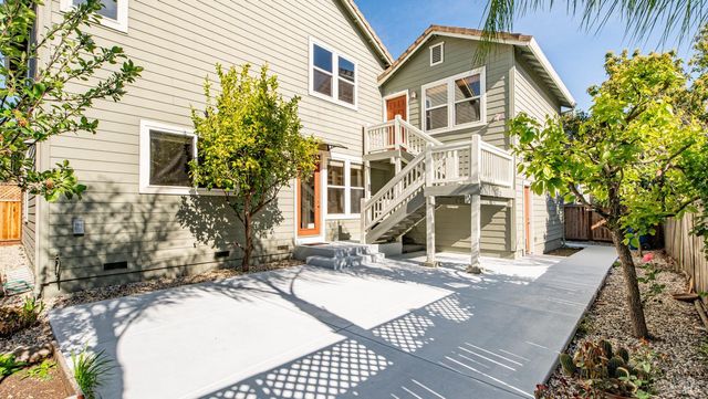 1923 Lansdowne Way, Petaluma, CA 94954