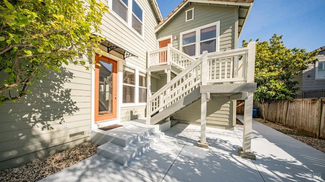 1923 Lansdowne Way, Petaluma, CA 94954