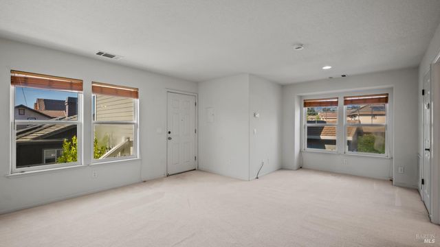 1923 Lansdowne Way, Petaluma, CA 94954