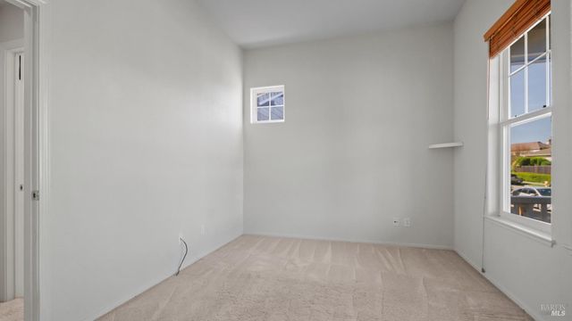 1923 Lansdowne Way, Petaluma, CA 94954